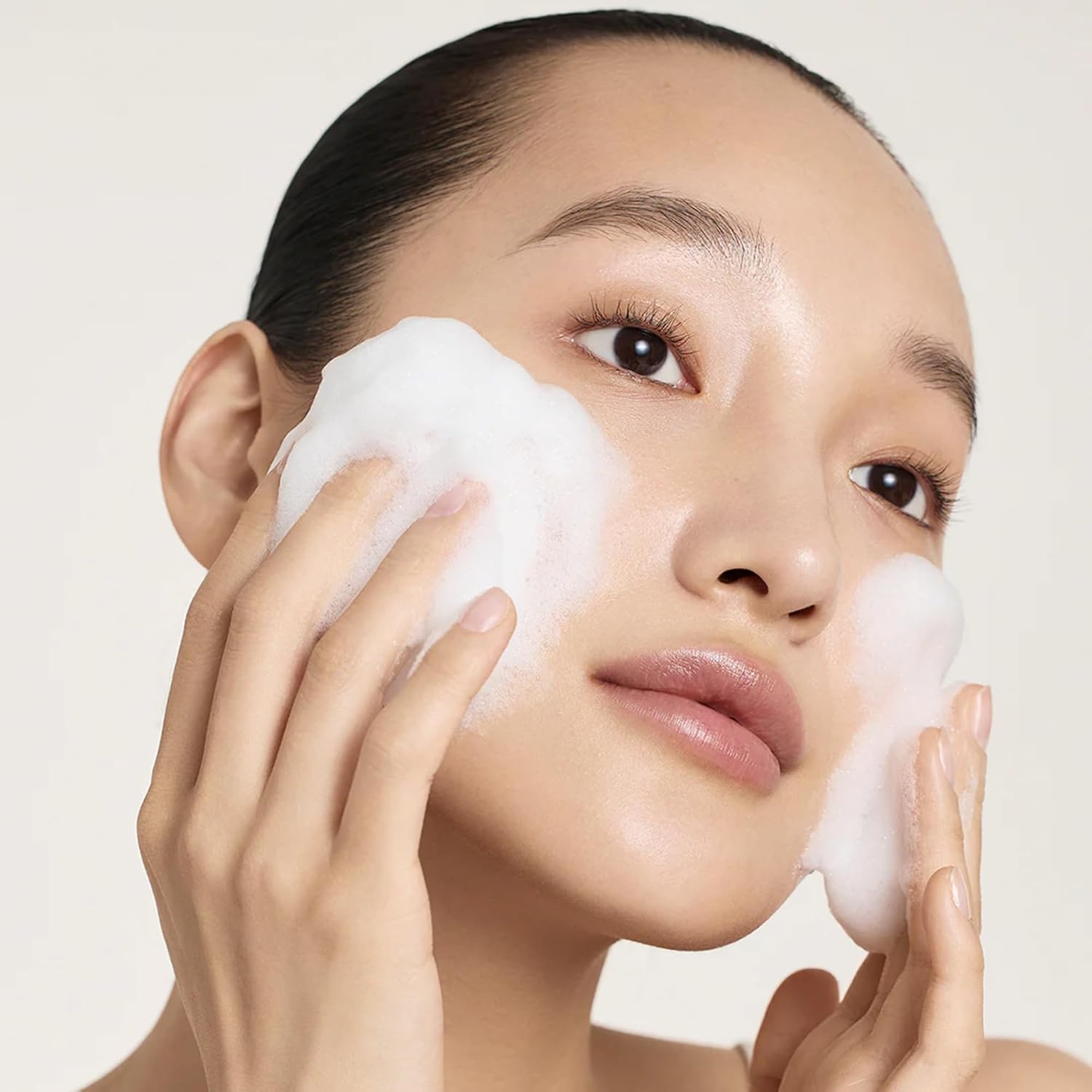 Sulwhasoo Signature Ginseng Facial Soap For All Skin Types - Gentle Facial Bar Soap with Ginseng Flower Extract Removes Oils & Impurities, Moisturizes & Nourishes Skin, Korean Skincare
